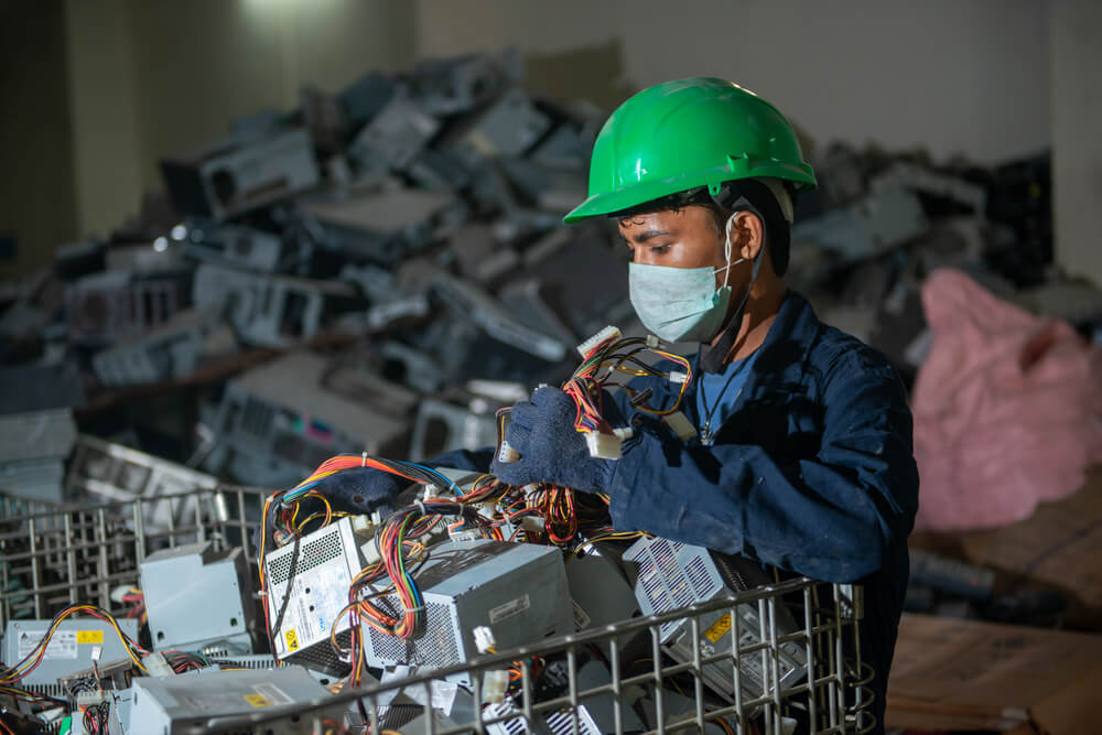 What are the Different Responsible E-waste Recycling Options Available?