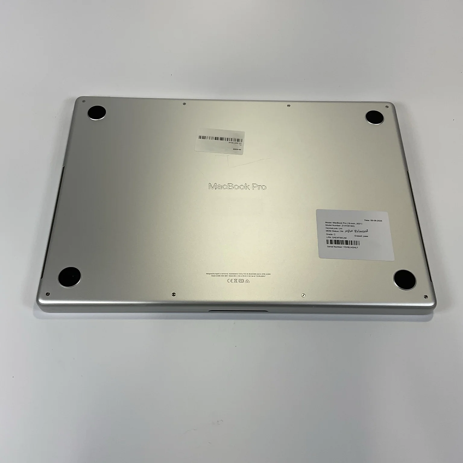 2021款苹果 MacBook Pro 16 英寸 底部