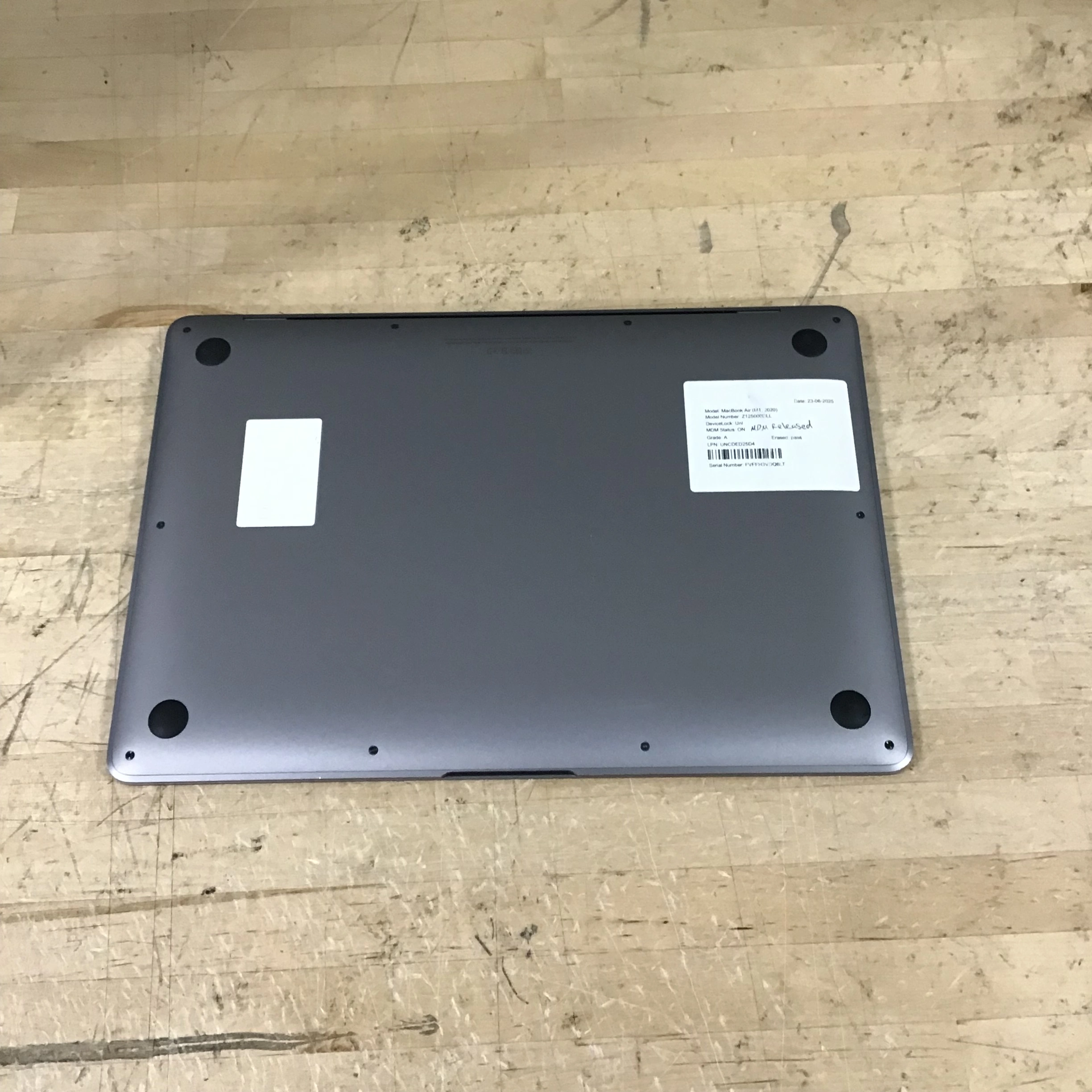 未使用　MAC Apple MacBook Pro & MacBook Air (Refurbished) – QTY: 44 – Lot #SO-9764