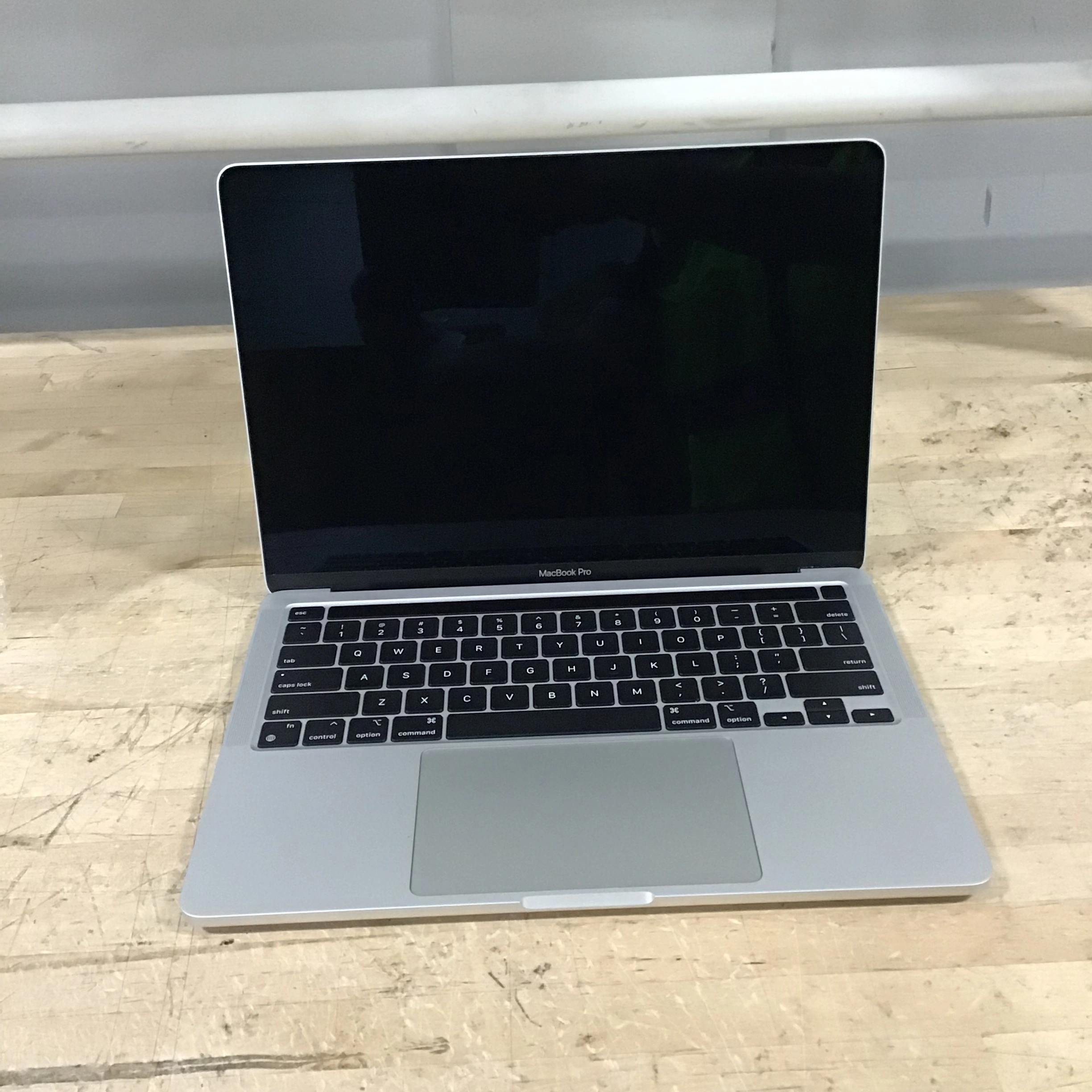 Apple MacBook Pro & MacBook Air (Refurbished) – QTY: 44 – Lot #SO-9764