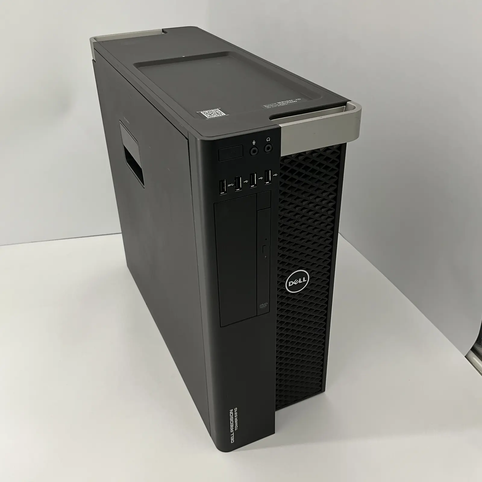 因此,12471 Dell Precision Tower 5810 正面斜角图